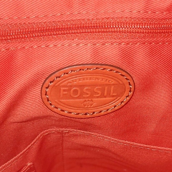 Fossil Tote (Rare Color) - Picture 3 of 11